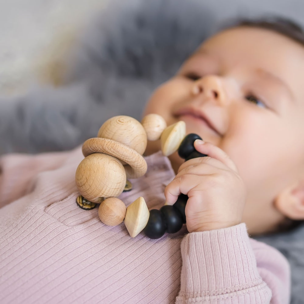Round rattle toy for newborns